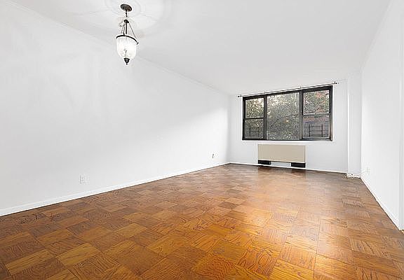 3rd image of 130 E 18th St APT 3C