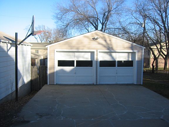 2nd image of 646 N 35th St