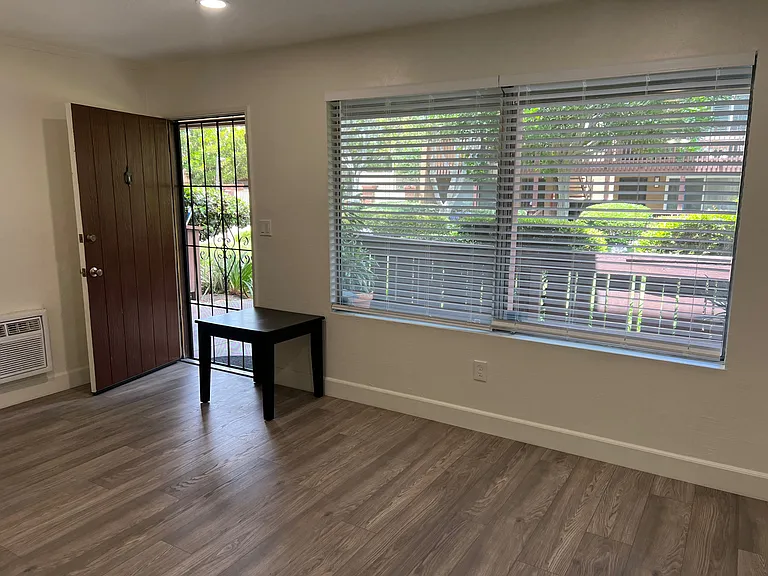 1000 W Macarthur Blvd #67 — Photo 4