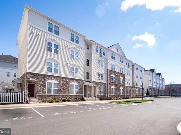 24672 Byrne Meadow Sq, Aldie, VA 20105