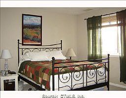 4th image of 1202 Summer Hill Dr