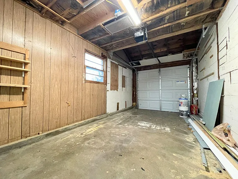 1019 College Ln — Photo 14