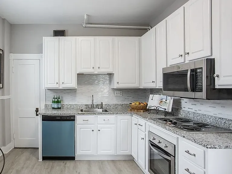 4700 Stuart Ave — Photo 5
