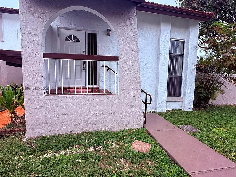9909 NW 9th Street Cir #4-3 — Photo 4