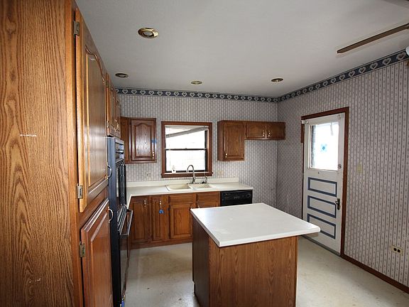 3rd image of 4916 Greenlee Ave