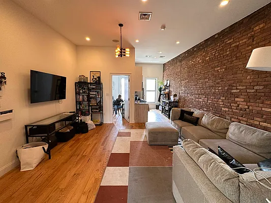 Rented by Massada Home Sales Inc | media 2