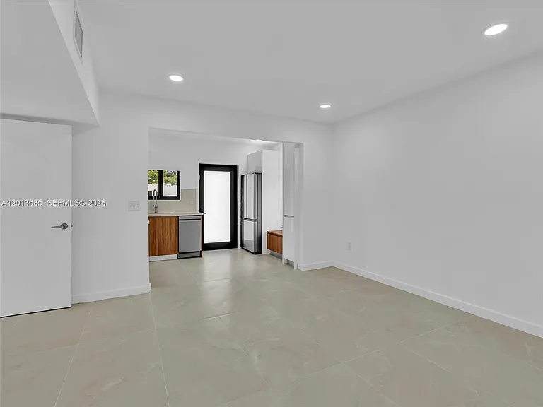 107 Central Ave — Photo 16