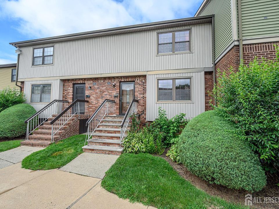 1st image of 614 Maple Hill Dr