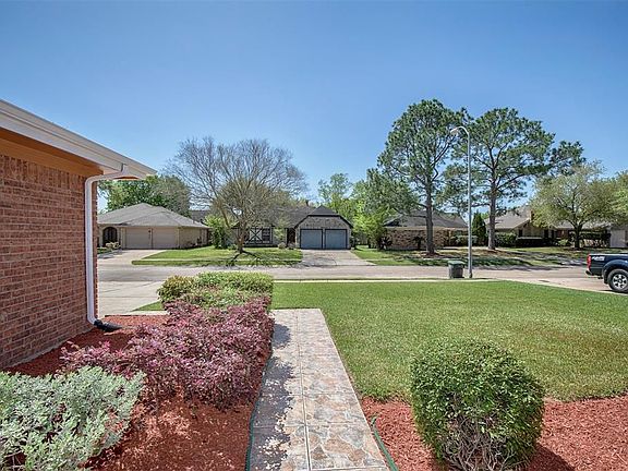 3rd image of 4031 Lotus Dr