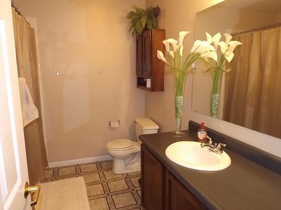 2nd image of 1340 Savannah Blvd