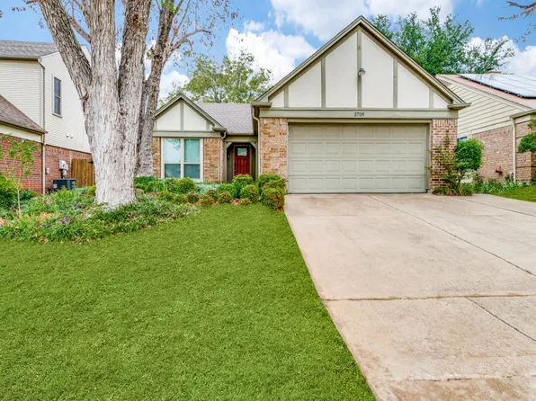 3709 Huckleberry Dr, Fort Worth, TX 76137