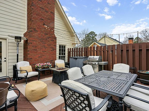 3rd image of 5227 Fox Hill Ct