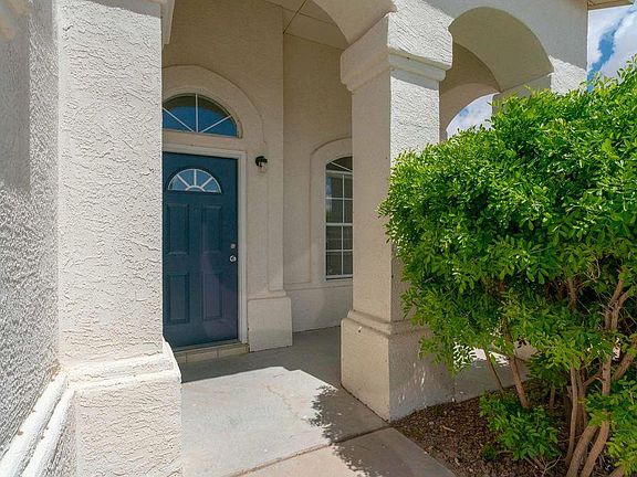3rd image of 12527 Flora Alba Dr