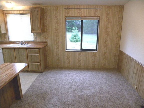 4th image of 7915 198th St E