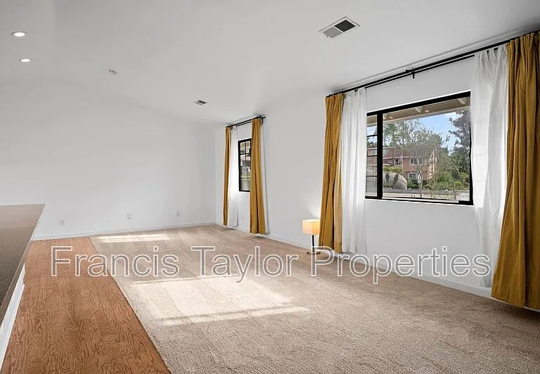 1080 Circle Dr — Photo 5