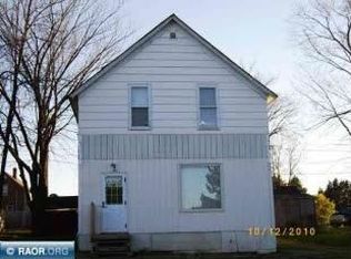 521 4th St SW, Chisholm, MN 55719