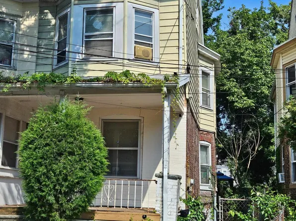 25 Lee Ave, Trenton, NJ 08618