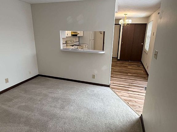 3rd image of 162 Viking Ct