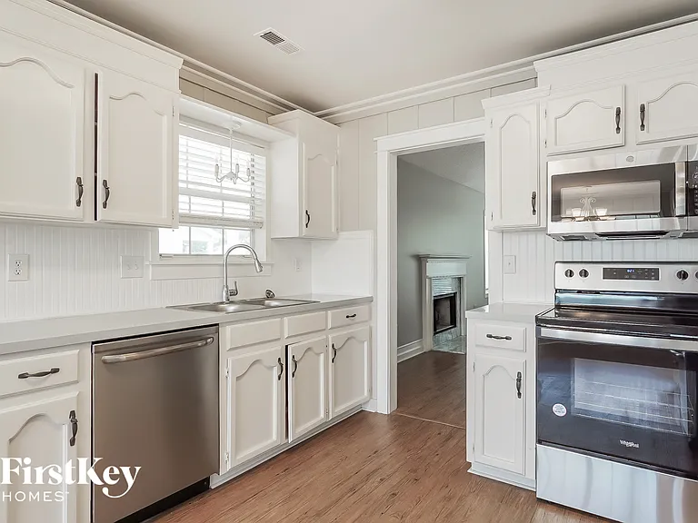 2821 Saint Patrick Pl — Photo 8