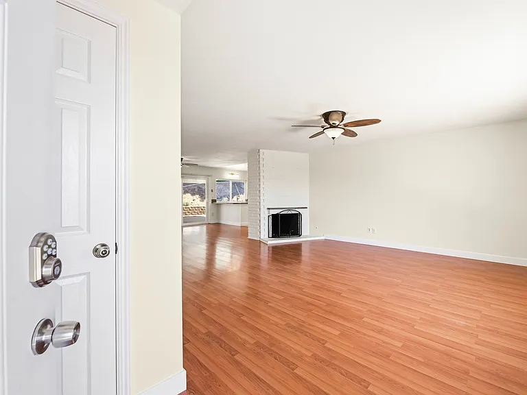 1451 Kenora St — Photo 4