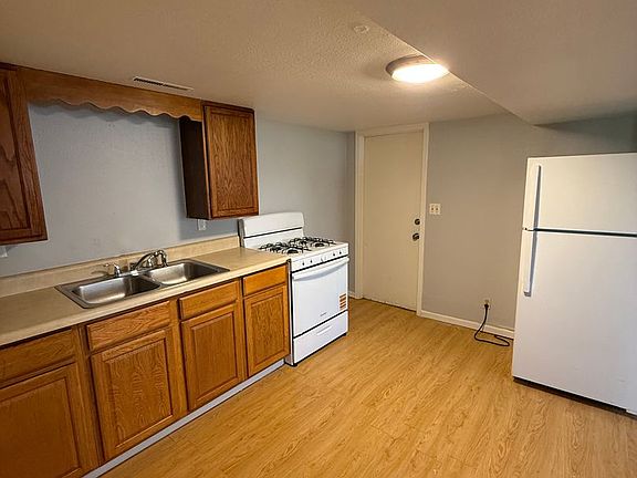 2nd image of 3823 Ridge Ave