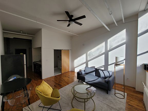 3rd image of 476 Jefferson St #426