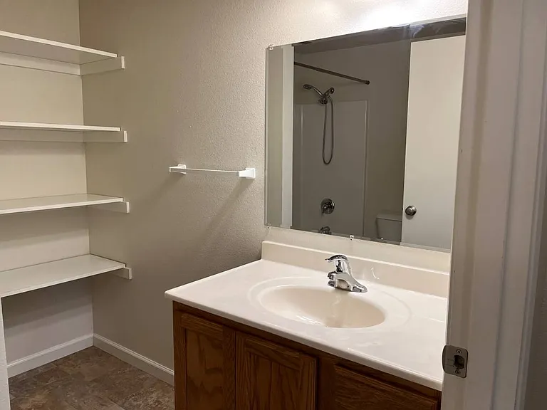 1150 Hemlock St #48 — Photo 8