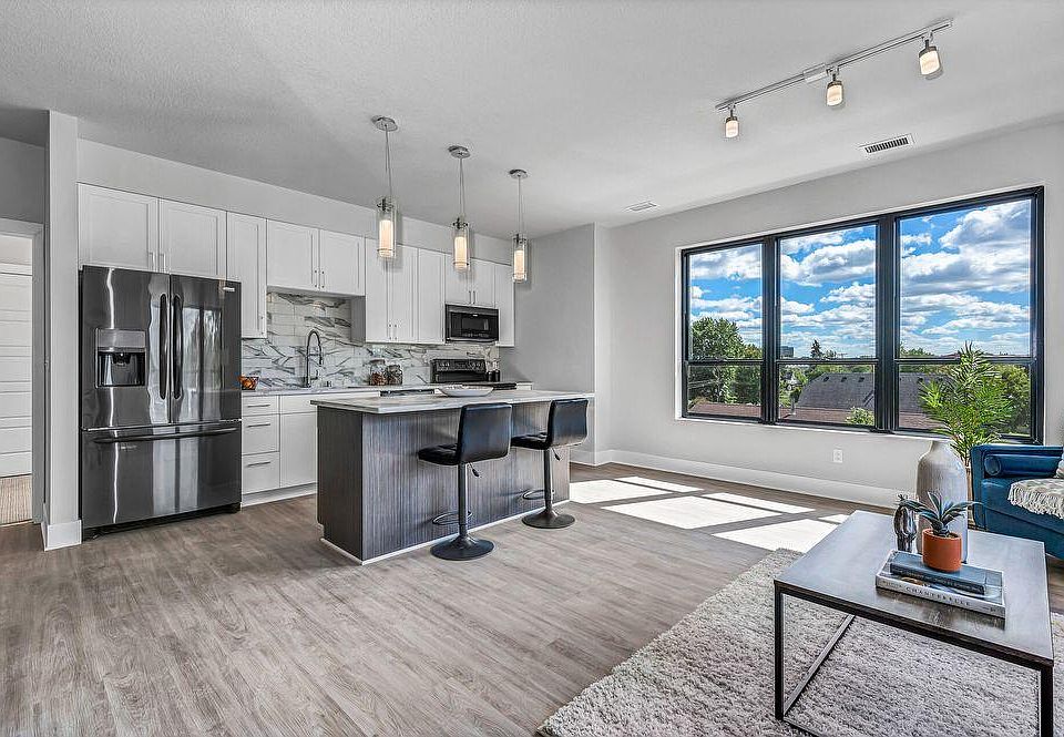 1st image of 907 Winter St NE #104