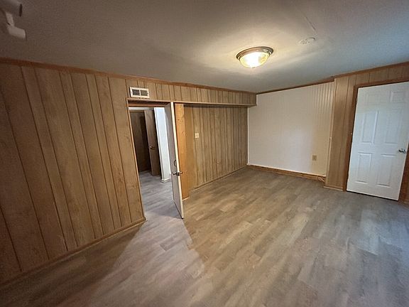 3rd image of 732 Hyannis Dr #1