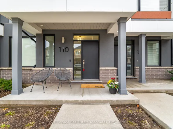 110 W Huguenot Rd, Oakville, ON L6H 0X5
