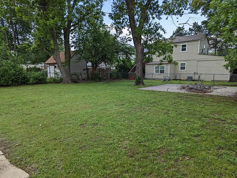 1126 W Comanche St — Photo 18