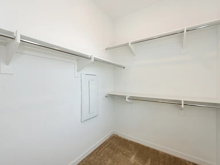 143 Schick — Photo 17