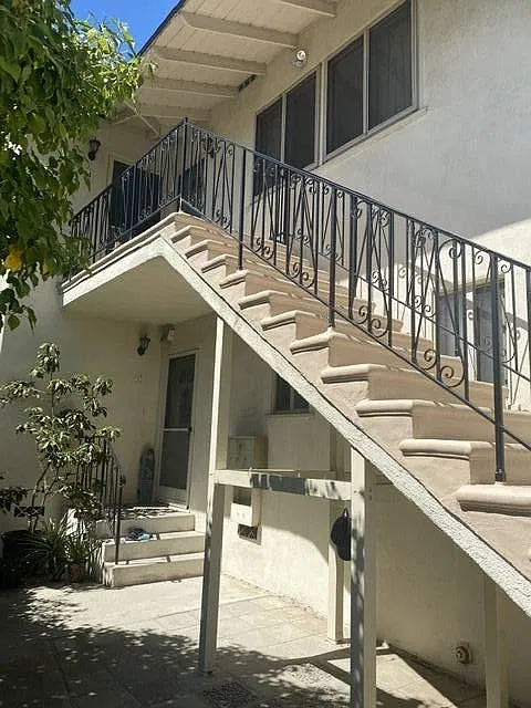 8321 W Manchester Ave #3