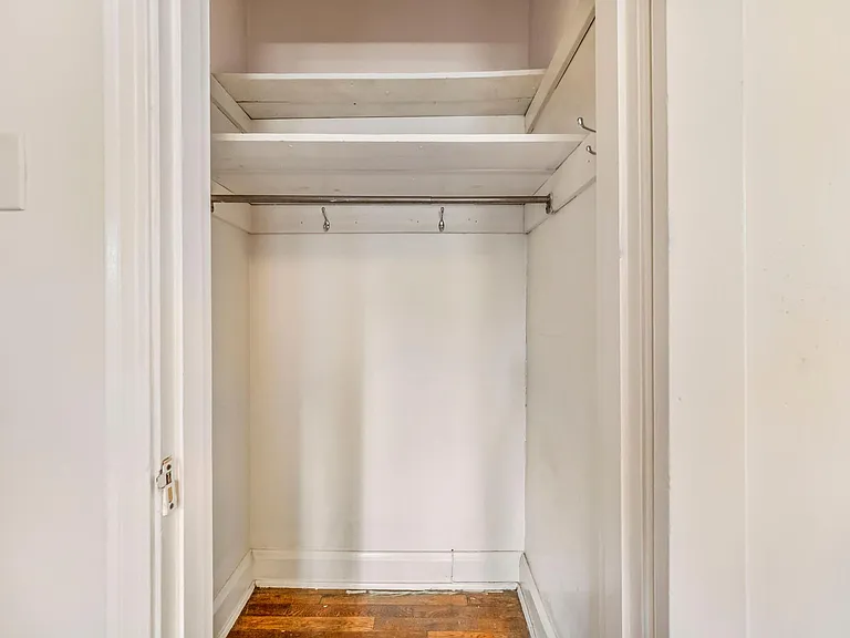 5556 Covode St #4 — Photo 8