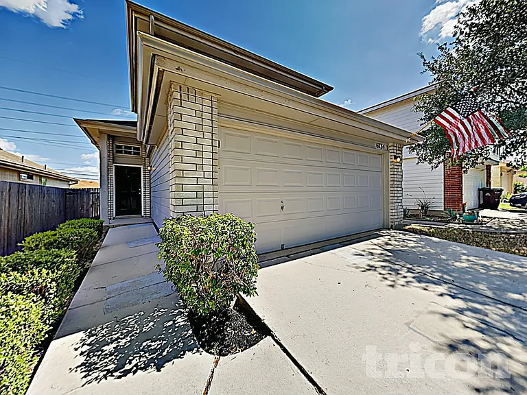 6734 Sandy Point Dr — Photo 4