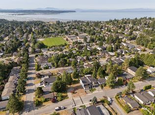 15918 Russell Ave, White Rock, BC V4B2P2