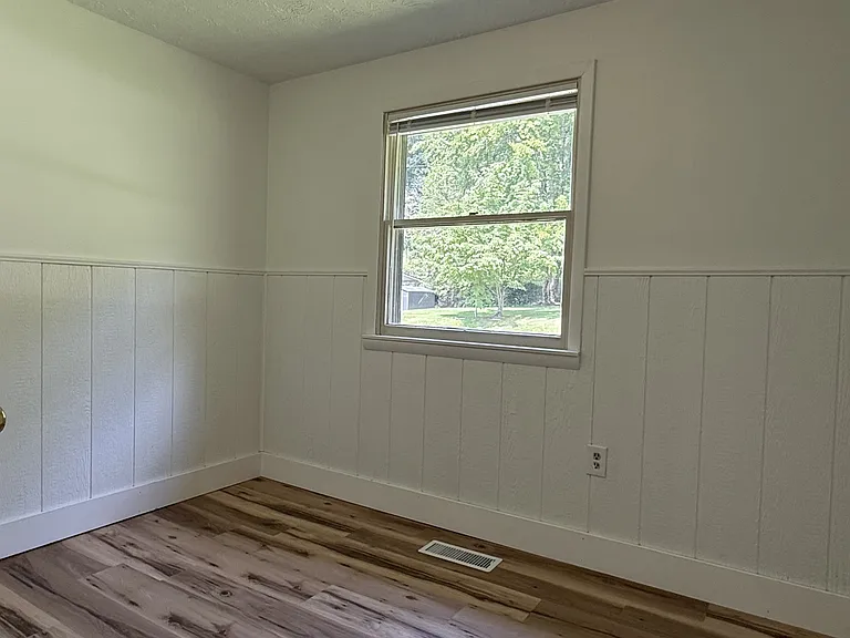 500 Pleasant Valley — Photo 4