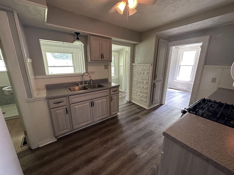 1st image of 2223 Youll St