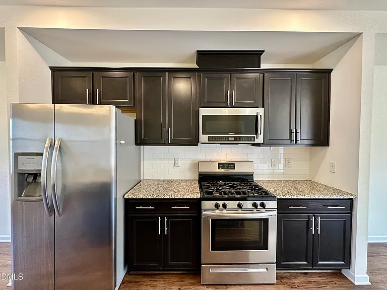 304 Skymont Dr — Photo 17