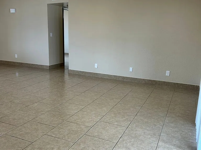3851 McCulloch Ln — Photo 6