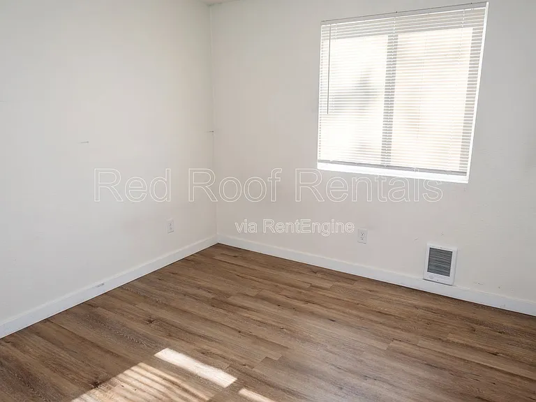 3411 92nd St S #17 — Photo 9