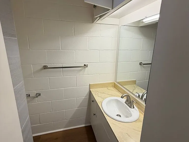 1590 Thurston Ave #201-408 — Photo 8