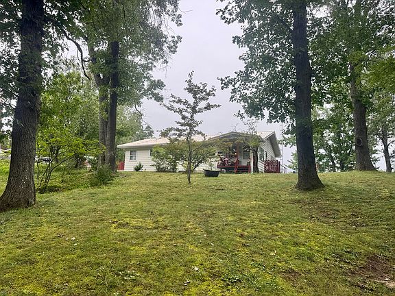 2nd image of 1700 Cauchy Rd