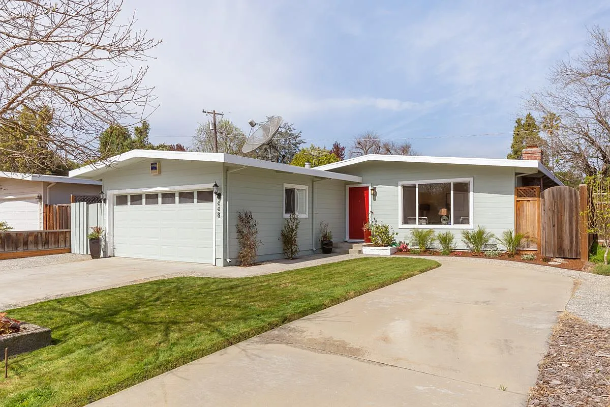 448 Dell Ave photo 1