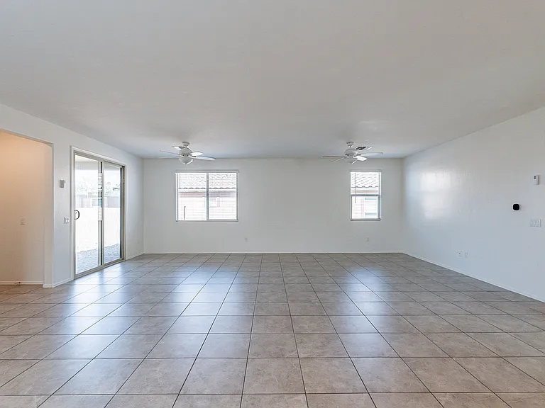 908 W Calle Sucre — Photo 10