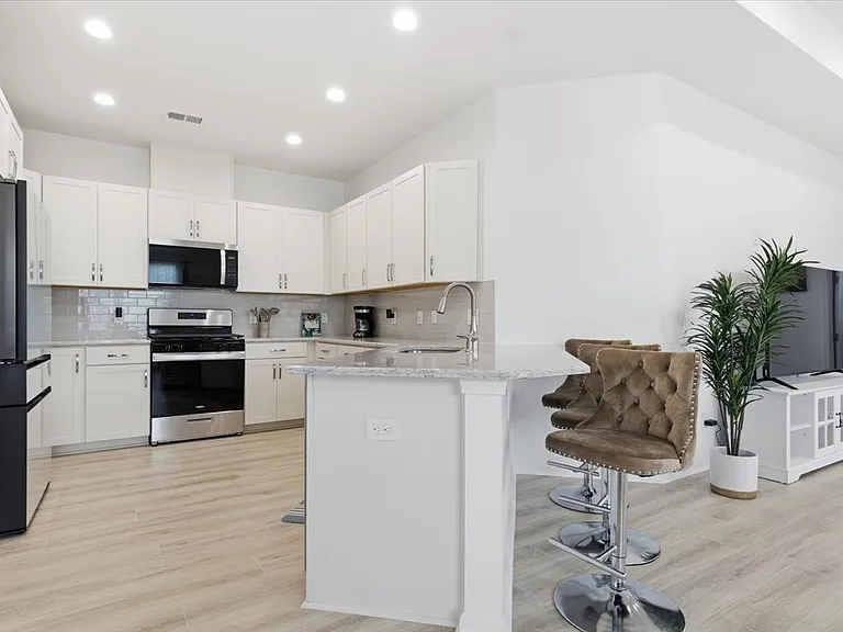 855 Weekend Ave — Photo 16