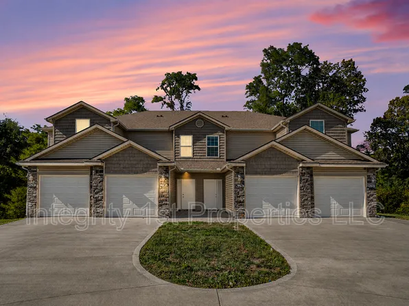 6303 NE 44th St, Kansas City, MO 64117