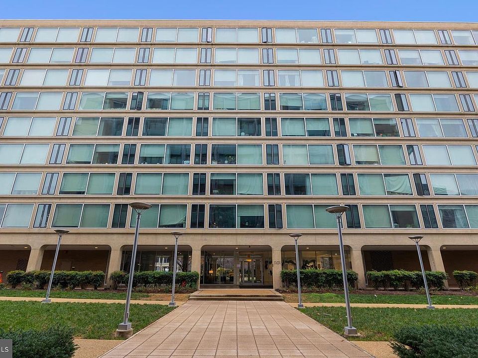 1st image of 1101 3rd St SW APT 114