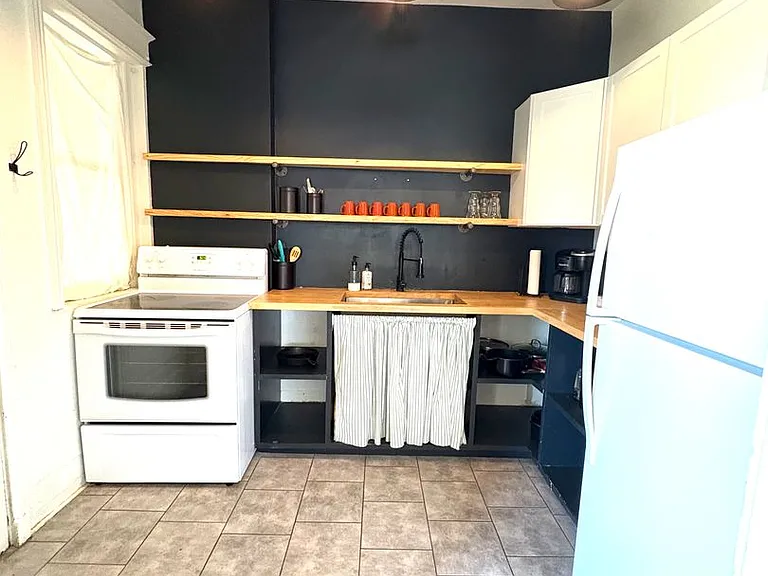 901 N Washington St — Photo 5