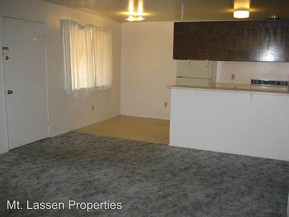 3rd image of 930 Paiute Ln